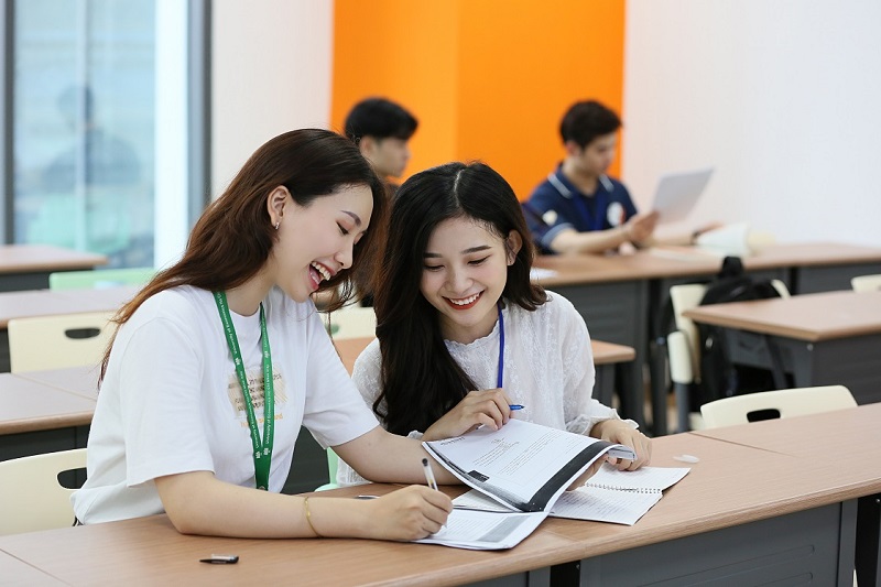 những ai n&ecirc;n học đại học từ xa ng&agrave;nh kinh tế v&agrave; quản l&yacute; nguồn nh&acirc;n lực